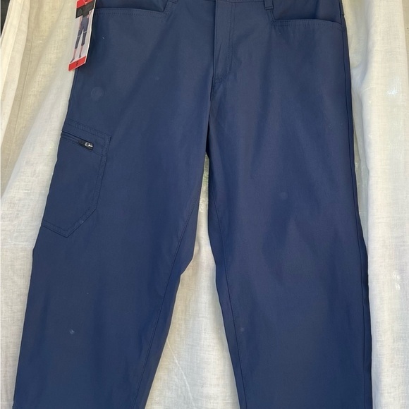 Sierra Designs cropped pants. - Picture 2 of 4